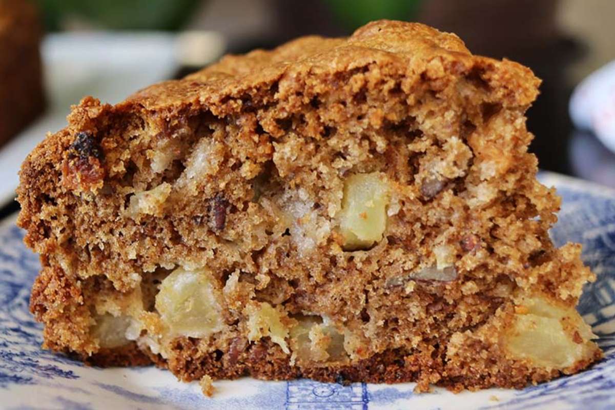 Bolo de Maçã com Canela e Nozes