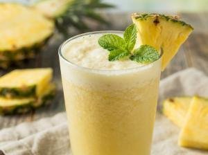 Suco de Abacaxi com Hortelã Cremosa